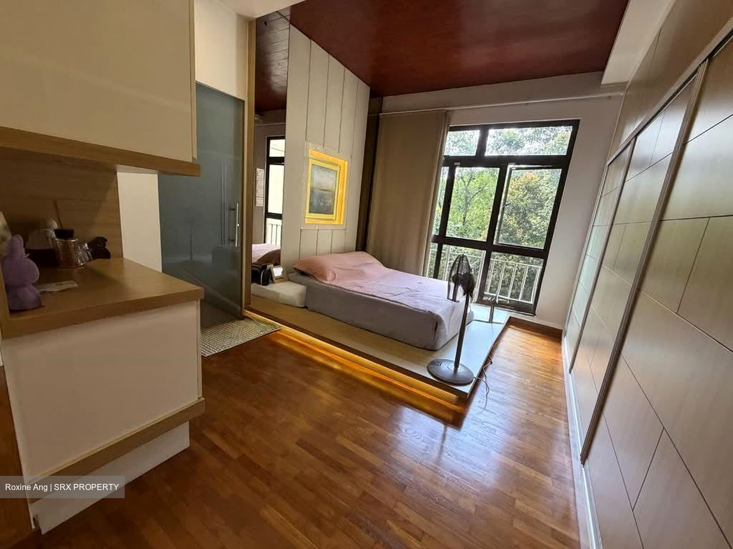 Seletaris (D27), Condominium #538995911